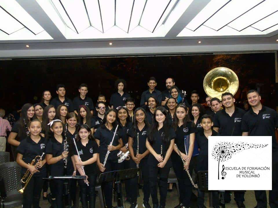 Yolombó adquiere 17 nuevas flautas para formación