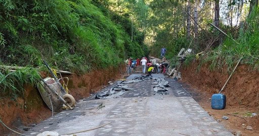 Mejoramiento de vías en Caracolí