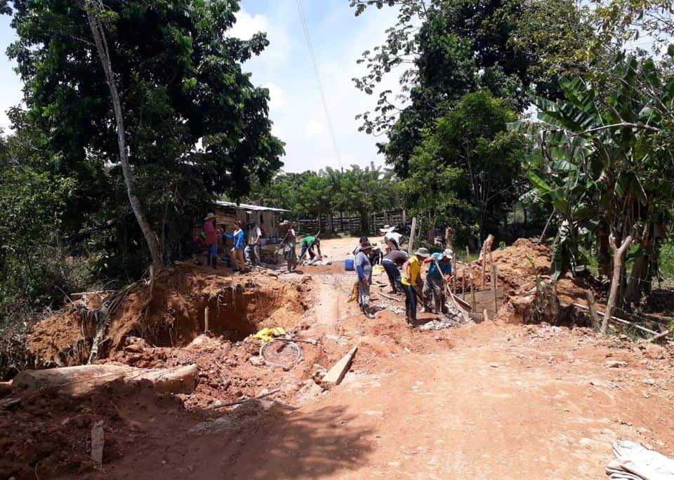 En unión con la comunidad se están arreglando las vías en Yalí