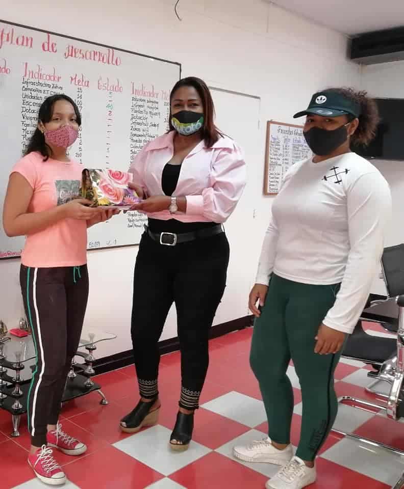 Homenaje a una joven pesista de Mutatá