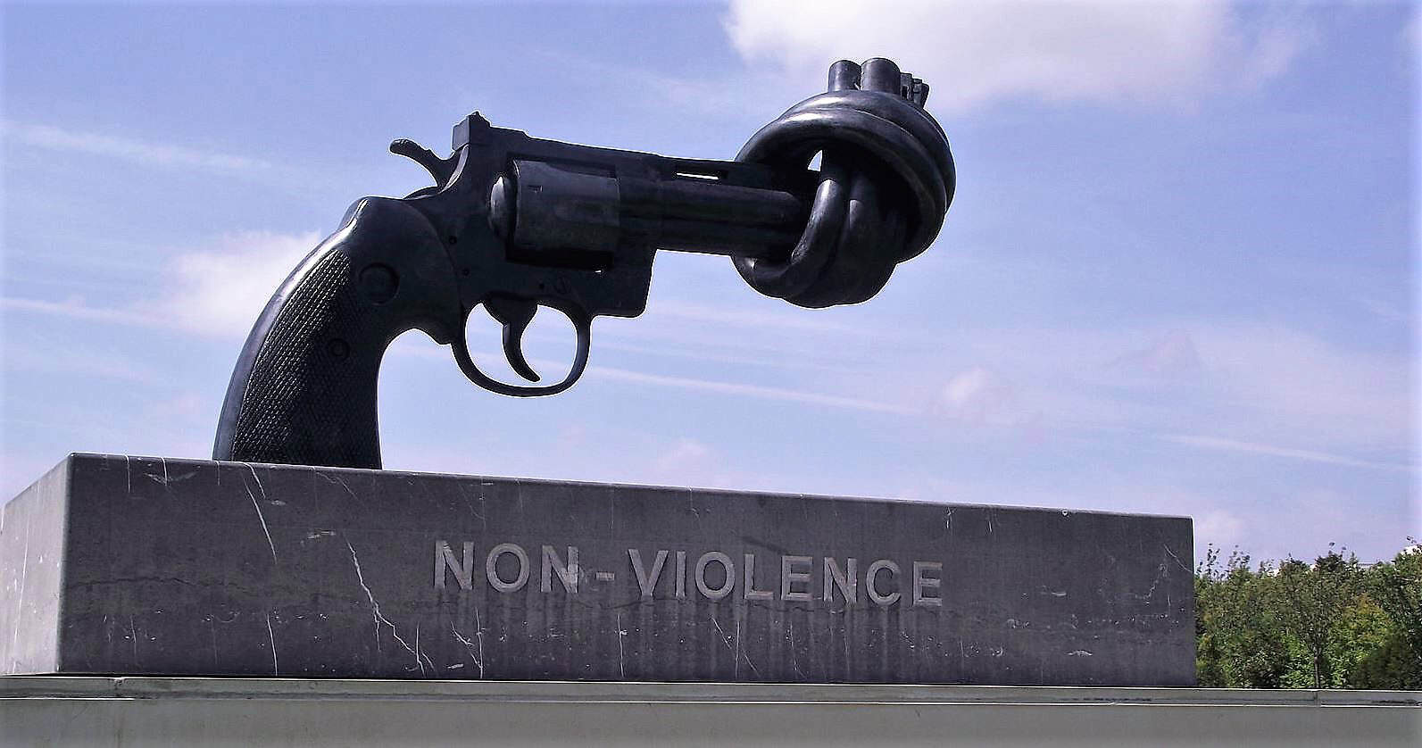 La ceja le dice NO a la violencia