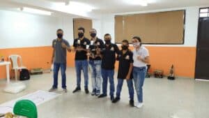 Estudiantes de La Estrella ganan concurso de robótica