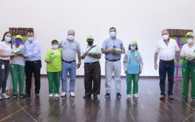 Adultos mayores de San Luis recibieron dotación