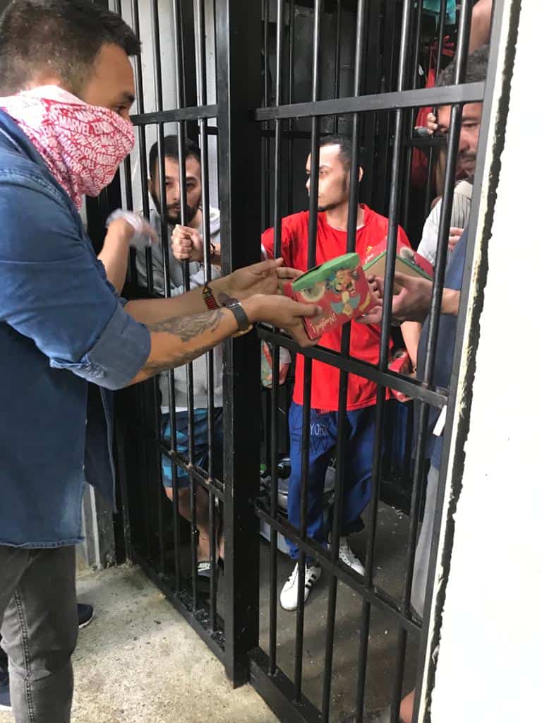 Bello realizó  una jornada para las personas privadas de la libertad. El día de hoy en horas de la mañana, la Alcaldía de Bello llevo a cabo un acompañamiento a 82 presos tanto sindicadas como condenadas que se encuentran en la Estación de Policía.