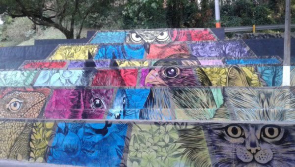 Arte en Envigado con la mano de Enviaseo E.S.P.