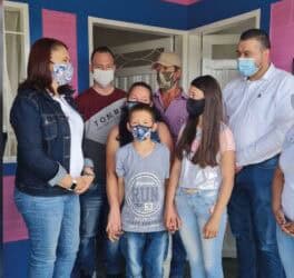 Una familia campesina recibió su vivienda en Marinilla