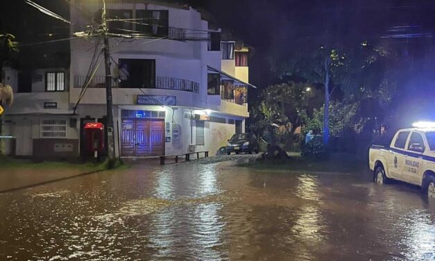 Inundaciones en diferentes sectores de La Ceja por las fuertes lluvias