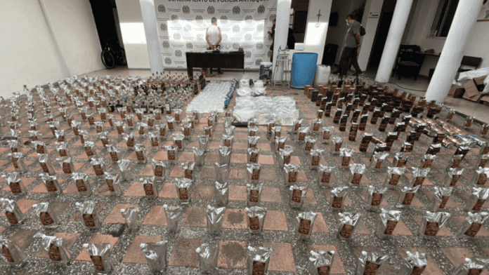 Incautaron más de 150 botellas de licor adulterado en Marinilla