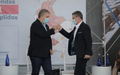 El presidente Iván Duque y el gobernador encargado del departamento entregaron subsidio de vivienda número 150.000 en Rionegro