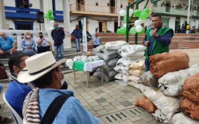 Familia de la Provincia ABT recibirán insumos para la ejecución de proyectos agropecuarios