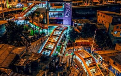 Certificación de 50 guías turísticos de la comuna 13 en Medellín