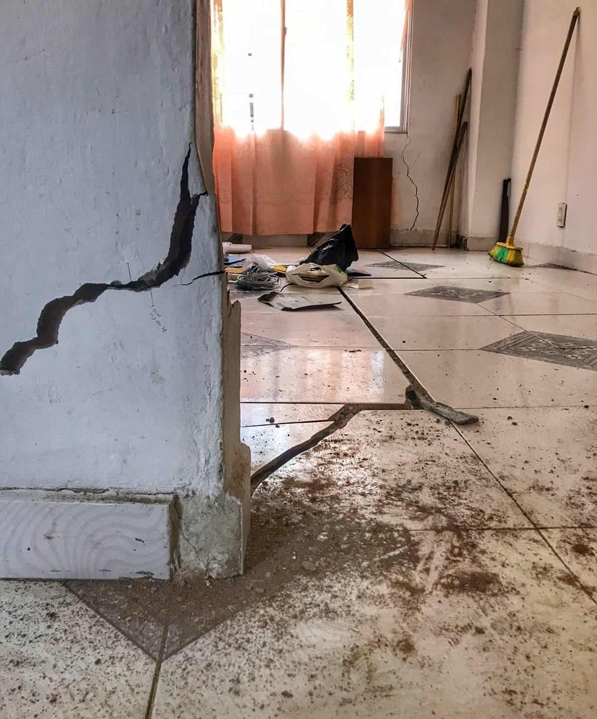 Evacuación de 37 viviendas en el Popular por amenaza de deslizamiento