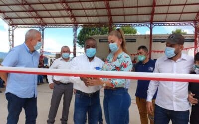 En San Carlos se inauguró una placa polideportiva que favorecerá a víctimas del conflicto armado