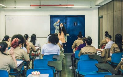 Internos se certifican en artes y oficios en Medellín