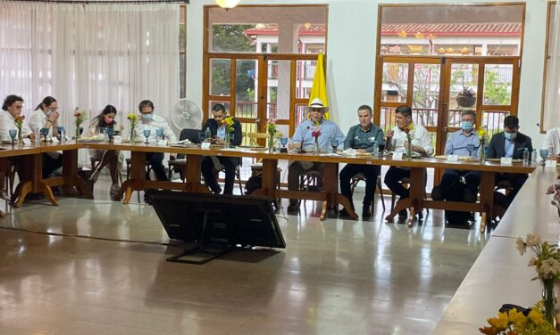 Gobernador de Antioquia reiteró ante el presidente Iván Duque la importancia de la segunda pista del aeropuerto JMC