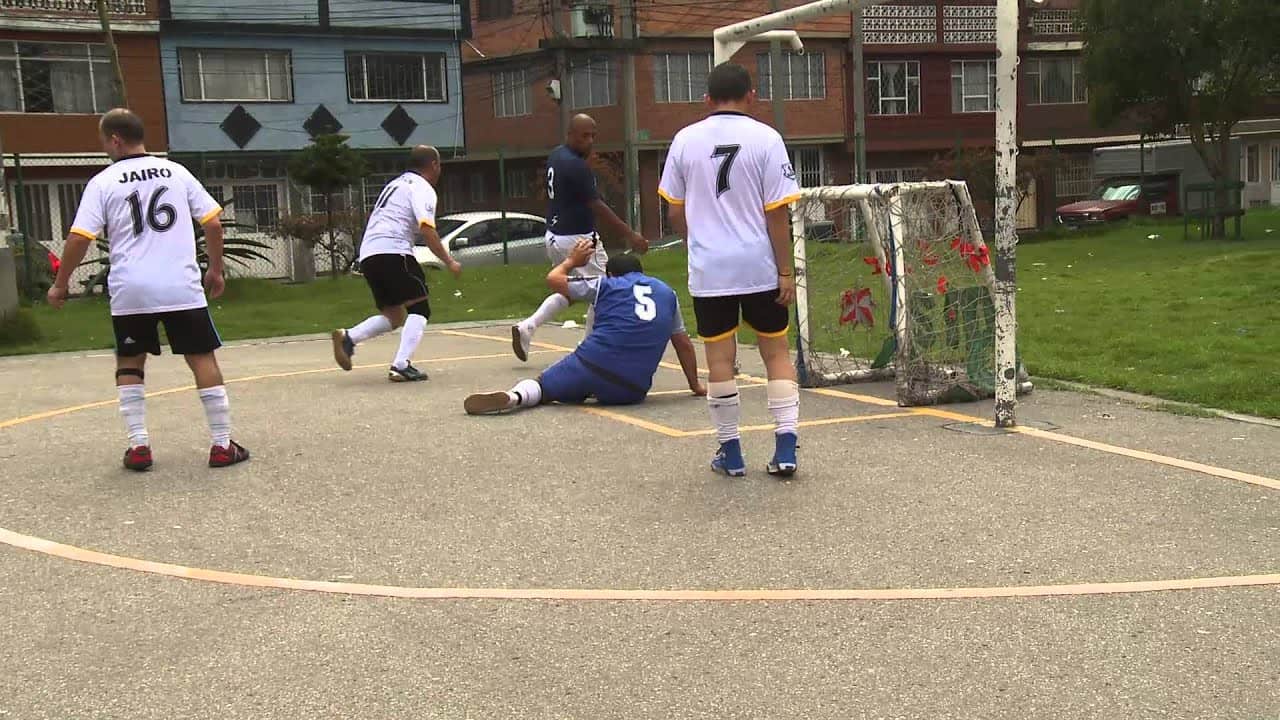 Popular juego de “banquitas” se toma cuatro comunas de Medellín