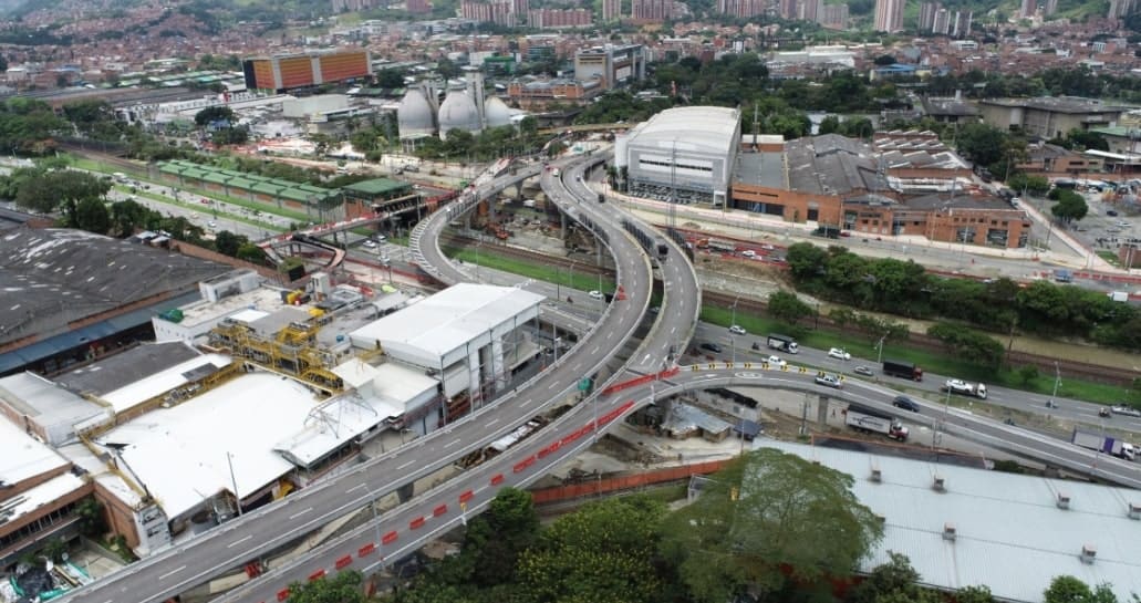 Recta final del intercambio vial La Ayurá
