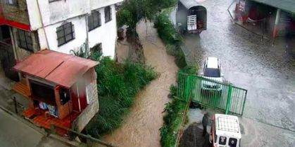 En San Vicente cuatro viviendas resultaron afectadas por la creciente de una quebrada
