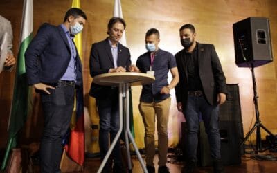 El alcalde de Medellín posesionó 21 Consejos Comunales