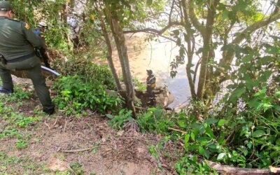 Organismos buscan a una familia chocoana que cayó al río Cauca en el sector El Cangrejo del municipio de Betulia