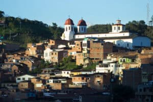 El hospital de San Vicente Ferrer ajusta tres semanas en alerta roja