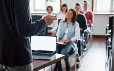 En El Retiro, estudiantes recibirán gratis el pin de inscripción a las universidades públicas
