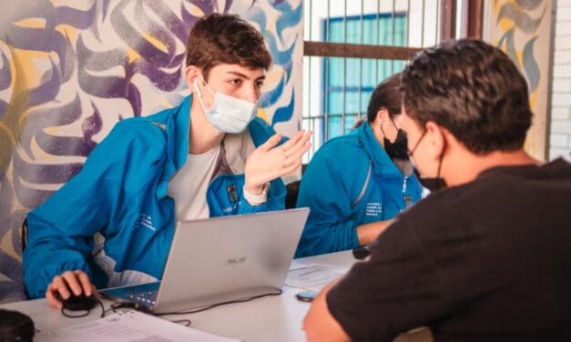 Escuela para la Inclusión lleva 560 cupos de servicios para generar ingresos con la población más vulnerable
