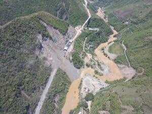 Cuatro personas estarían atrapadas en movimiento en masa en la vía Uramita-Dabeiba