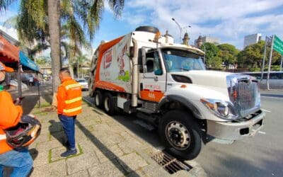 Más de seis metros cúbicos de residuos fueron recogidos en el Centro de Medellín en la primera Operación Naranja del año
