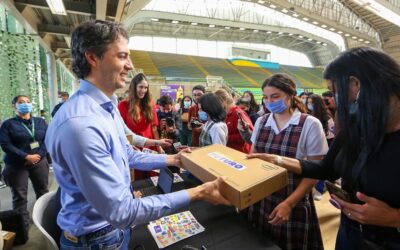 1.054 estudiantes de los corregimientos ya disfrutan de sus Computadores Futuro