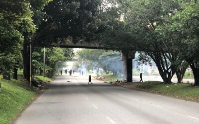 Por manifestación está bloqueada la Avenida Regional