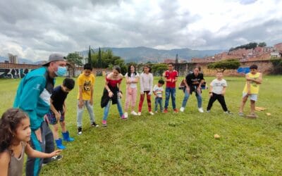 100 menores del Centro de Medellín celebraron el Mes de la Niñez y la Recreación en el cementerio San Lorenzo