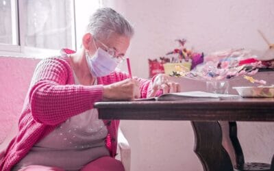 El programa Familias Cuidadoras de la Alcaldía de Medellín mitigó impactos de la pandemia en personas mayores