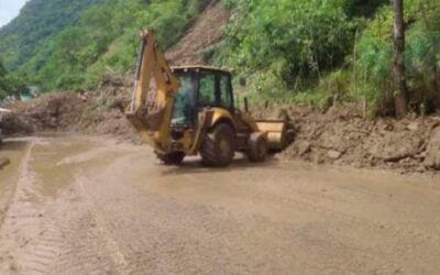 Vía Bolombolo-Santa Fe de Antioquia lleva dos días sin paso por derrumbe