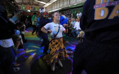 Moda al Barrio convirtió una plaza de Mercado en pasarela