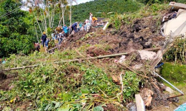 Deslizamiento sepultó escuela en Tapartó, Andes