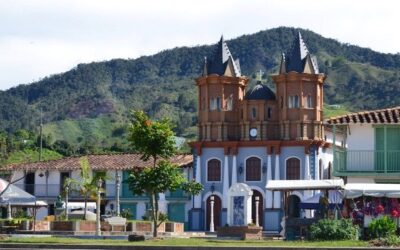Atletas internacionales competirán en el Triatlón El Peñol 2022