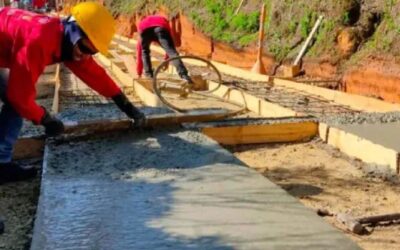 Las zonas rurales de Rionegro son favorecidas con proyectos de pavimentación y placa huella