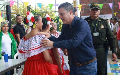 Gobernador de anunció en Buriticá nuevos recursos para la construcción del acueducto en la zona urbana