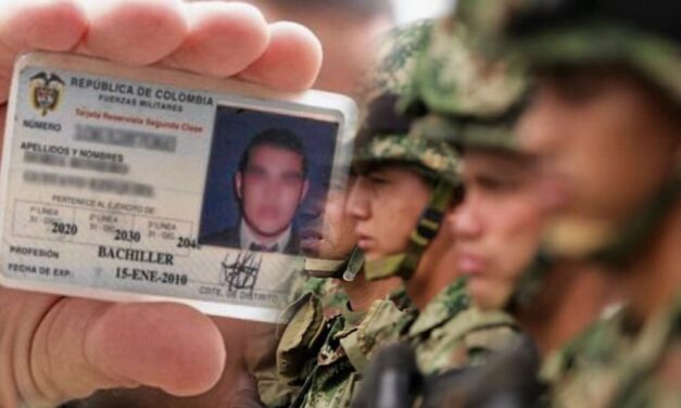 En Guatapé, jóvenes víctimas del conflicto armado recibieron la libreta militar