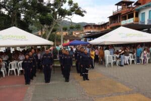 Para fortalecer la capacidad de respuesta a emergencias, el Dagran y la Alcaldía de Amagá entregaron carrocisterna a los bomberos del municipio