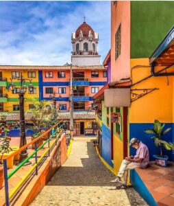 Guatapé se prepara para las Fiestas de los Zócalos