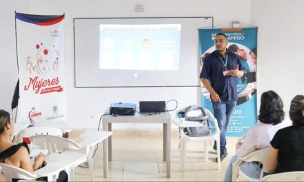 Los emprendedores de Carepa recibieron taller de Marketing Digital