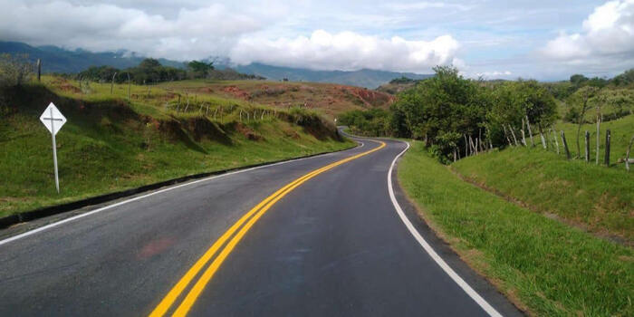 Continúan los asaltos sobre vía de Santa Fe de Antioquia