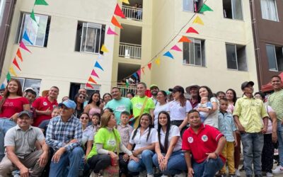 En Peque entregaron 60 Hogares para la Vida