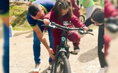 52 bicicletas fueron entregadas a niños y jóvenes de La Unión