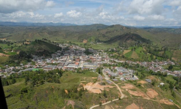 Con la firma de un nuevo convenio, Gómez Plata construirá el acueducto multiveredal Calderas