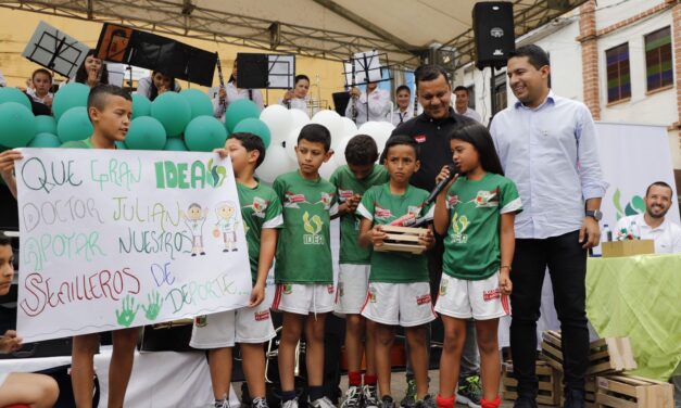 El IDEA llena de alegría y nuevas melodías a los estudiantes de música en Montebello