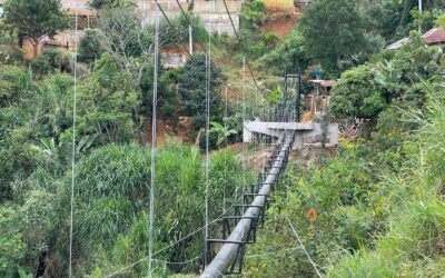 Más de 2.200 personas se benefician con el primer alcantarillado aéreo de Medellín