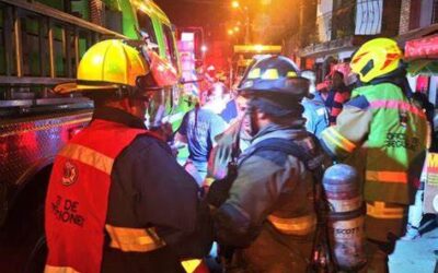 Bomberos Medellín atiende incendio en Cristo Rey